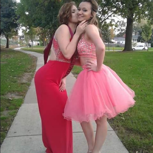 Prom dress - Picture 2 of 3